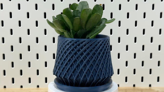 Planter, Crossing Hatch - Kairo profile