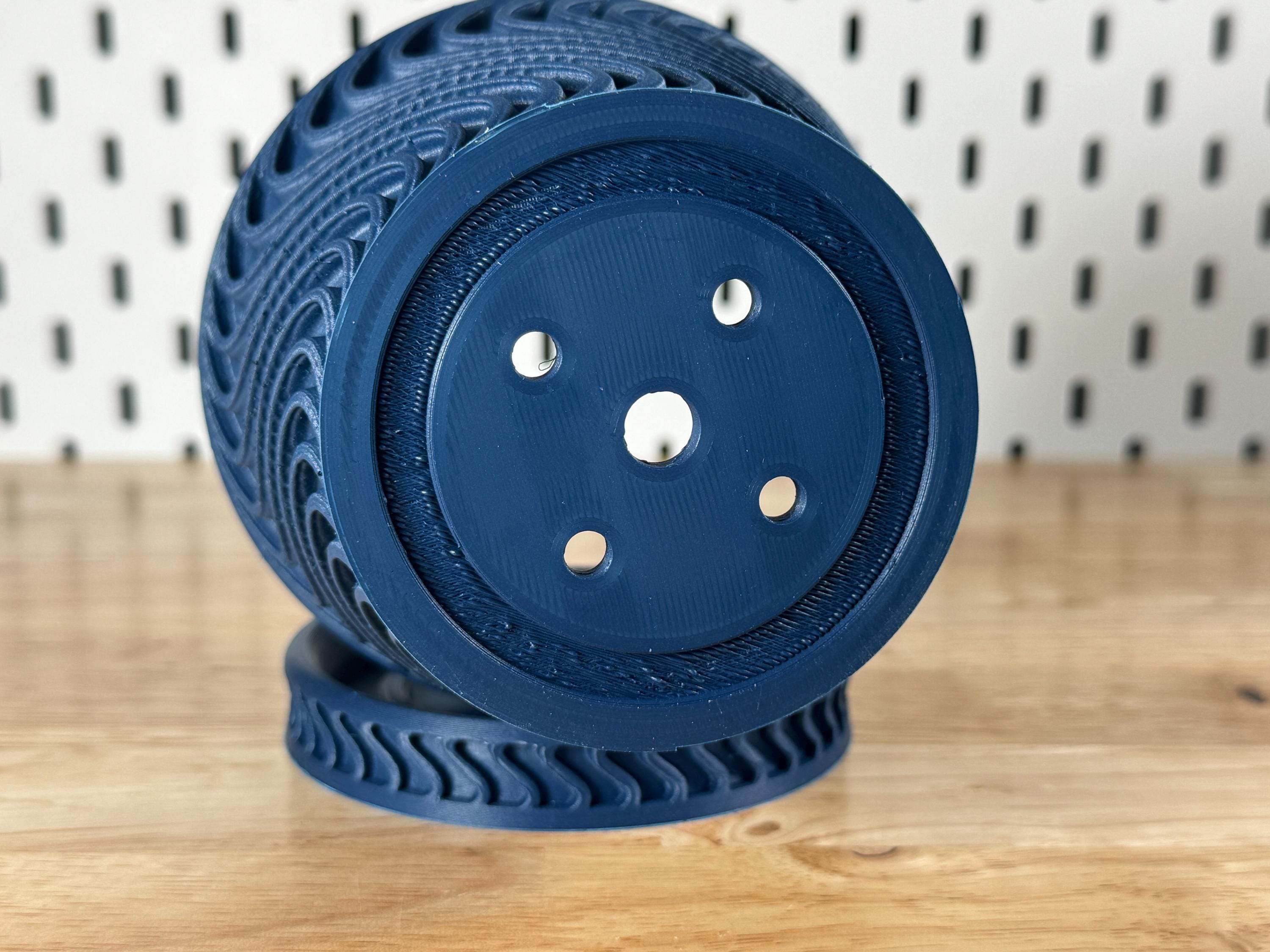 Planter, Sweeping Wave - Axis profile